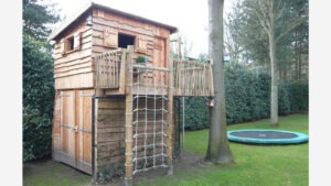 Boomhut met schuur laten bouwen in Schoten België