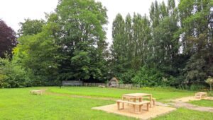 TENSO Rolstoel Picknicktafel park België 9799